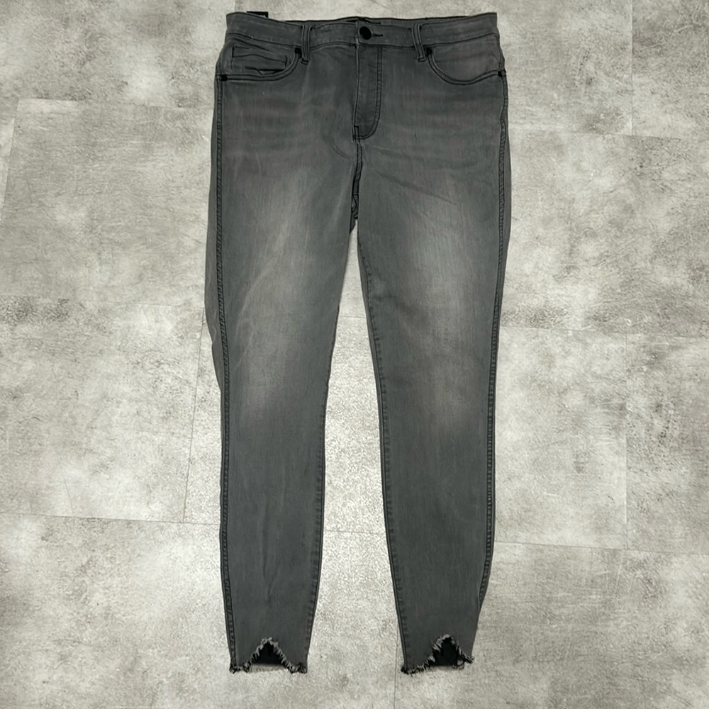 KUT from the Kloth grey jeans. Women’s size 14 stretchy preowned great condition